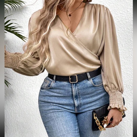 Luxe surplice neck blouse - Picture 11 of 15